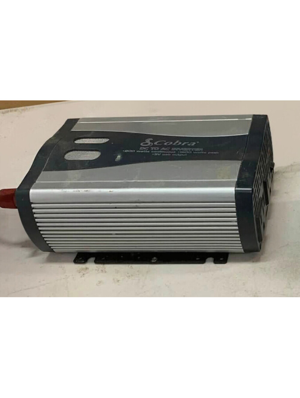 COBRA 800 TO 1600 DC TO AC INVERTER - GREAT FOR CAMPING ETC.